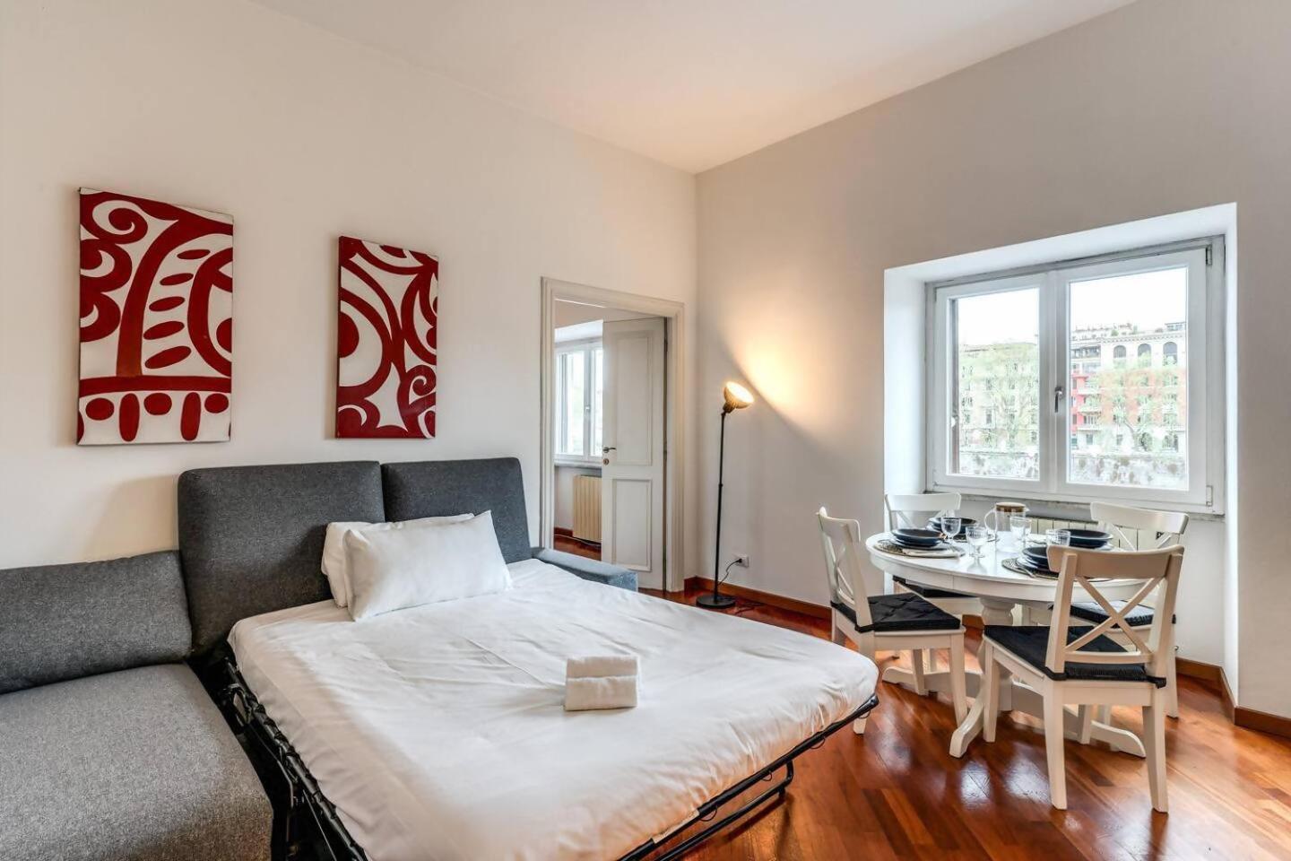 Splendid Flat On The Tiber River Roma Eksteriør bilde